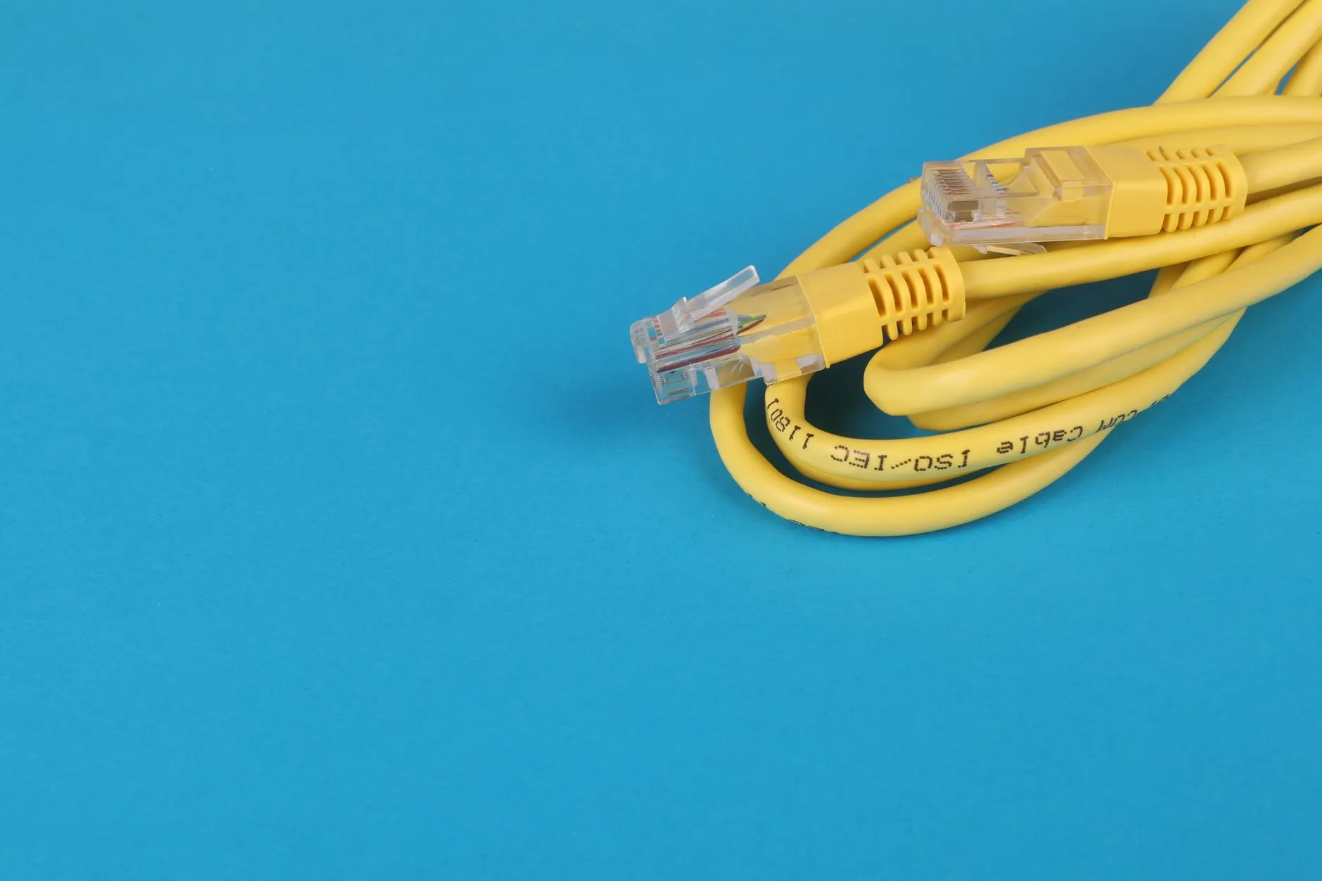 2025年USB4与HDMI 2.1线缆在8K传输场景下的选型要点正文配图 1